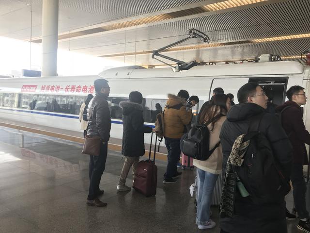 营销推荐：大品牌都在抢占高铁广告，，，，，，华为、格力、旭派、公共？？？？？