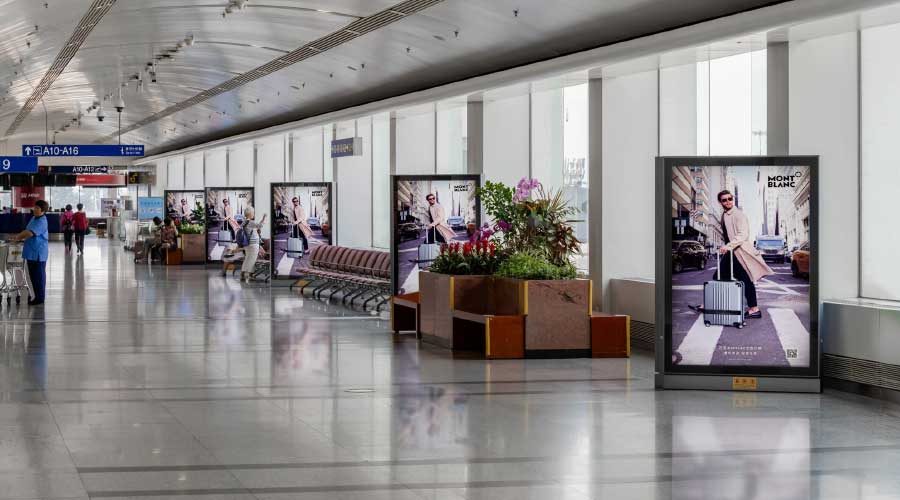 2021年，，，，，首都国际机场T1转动灯箱广告投放价钱表！