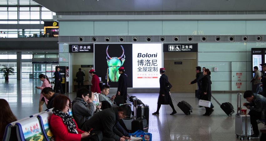 西安高铁站灯箱广告有什么投放价值呢？？？？尺寸规格是几多?